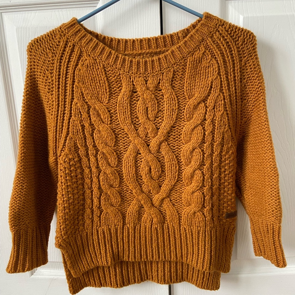 Roots knit 3/4 sleeve cropped sweater